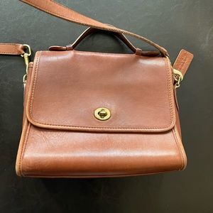 Coach Vintage 9870 British Tan Leather Court Crossbody Bag
